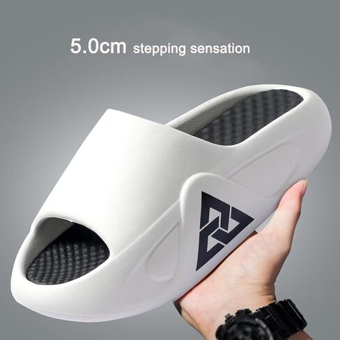 Casual slippers,Double layered design sandals with soft insoles,anti slip thick soles casual lightweight and wear resistant for outdoor use on the beach in Saudi Arabia