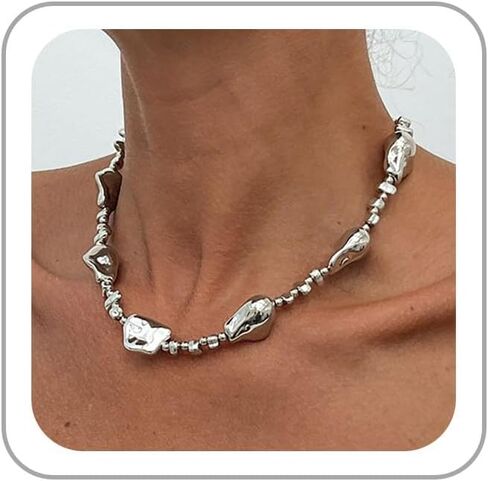 Pearl Choker Necklaces for Women Chunky Gold Beaded Pearl Necklaces Charm Pearls Choker Necklace Vintage Statement Necklace Dainty Y2K Jewelry Boho Prom Jewelry Gift for Women in Saudi Arabia