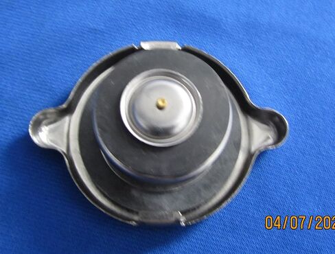 غطاء وقود من الفولاذ المقاوم للصدأ لحام لينكولن Sa 200 مع ختم فيتون + 7 رطل. غطاء الرادياتير + ترموستات 160 درجة وحشية in Kuwait