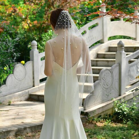 Scattered Pearls Bridal Veil Wedding Veil 1 Tier with Tulle-Wrapped Metal Comb in Saudi Arabia