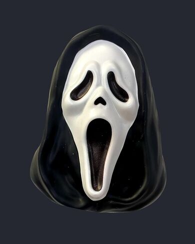 يقوم Ghost Face بمعاينة قناع كلاسيكي صغير حصري in Saudi Arabia