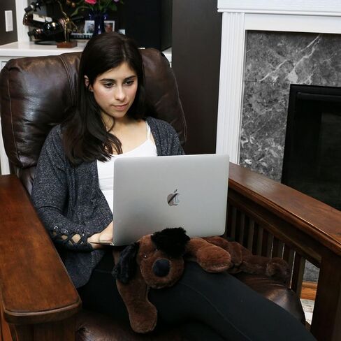 وسادة حمل مرجحة من هاجارو - حيوانات محشوة حسية - 3.6 رطل كبير 29 × 8 بوصة للقلق والتوحد - حشوة تخزين in Kuwait