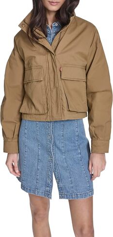 سترة Levi's النسائية القصيرة المصنوعة من القطن الفائض in Saudi Arabia