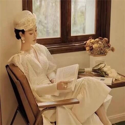 قبعات الكنيسة للنساء، قطع زينة بيضاء للحفلات، قبعة زفاف مزينة بزهرة الساتان والدانتيل 2025 in Kuwait