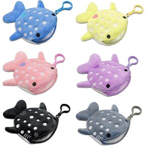 محفظة للعملات المعدنية على شكل قرش الحوت مكونة من 6 ألوان، محفظة على شكل قرش لطيف، حقيبة عملات معدنية من القطيفة على شكل سلسلة مفاتيح مع سحاب، محفظة سمكة صغيرة مع خطاف مزدوج الحلقة للنساء (6 قطع) in Kuwait