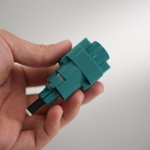 مفتاح ضوء الفرامل 1C0945511A متوافق مع 1999-2006 فولكس فاجن جيتا بيتل يوروفان جولف GTI وأودي S4 S6 TT in Kuwait