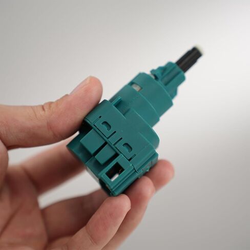 مفتاح ضوء الفرامل 1C0945511A متوافق مع 1999-2006 فولكس فاجن جيتا بيتل يوروفان جولف GTI وأودي S4 S6 TT in Kuwait