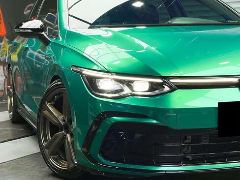 12"x60" (1FTx5FT) PET Super Gloss Metallic Isle of Man Green High Glossy Vinyl Wrap Auto Car Sticker Decal Film Sheet Bubble Free Air Release Technology with Tool Kit in Saudi Arabia