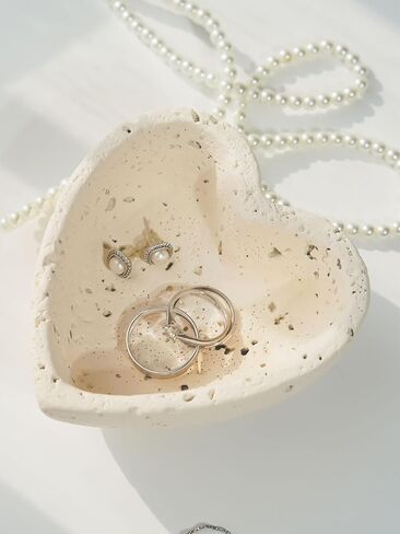 طبق حامل حلقات خرسانية، صينية طبق مجوهرات، صينية تزيين طبق الحلية، منظم مجوهرات لطيف على شكل قلب لديكور طاولة غرفة المرأة (قلب بيج) in Kuwait