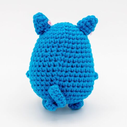 Handmade Blue Tiger Crochet Figurine with Inspirational Sign, Small Decorative Collectible, Birthday Gift in Saudi Arabia
