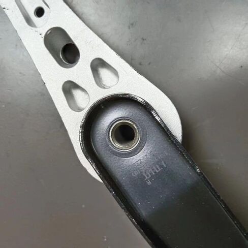 1pc/Package Torsion Bracket 1K0199855BD 1K0 199 855BD YANGMO-AUTO in Saudi Arabia