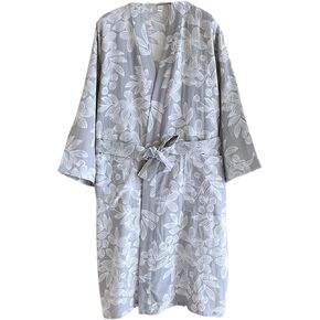 روب نسائي، شاش قطني 3/4 كم، روب حمام طويل مزين بالزهور، رداء حمام ناعم، معطف منزلي، ملابس نوم in Kuwait