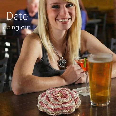 حقائب السهرة النسائية AAA حجر الراين الوردي زهرة الشكل اليدوية سلسلة معدنية الماس براثن in Kuwait