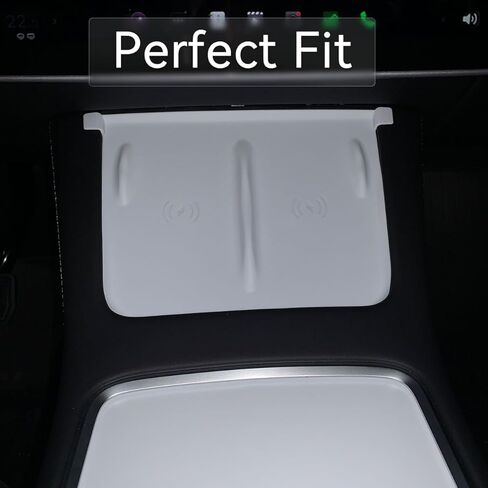 Naviurway Center Console شحن لاسلكي حصيرة سيليكون وسادة مقاومة للماء مضادة للانزلاق من ألياف الكربون الصناعية متوافقة مع Tesla Model 3 21-23 Model Y 21-24 الملحقات الداخلية 2 بطاقة مفتاح الأكمام in Kuwait