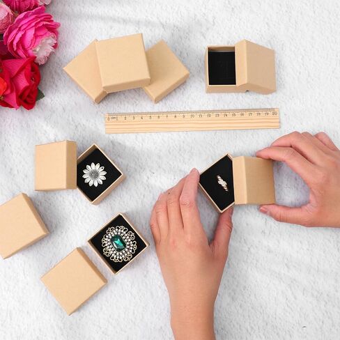60 عبوة من صناديق الحلقات من الورق المقوى، 2 × 2 × 1.26 بوصة علب هدايا مجوهرات مربعة مع رغوة، عبوة صغيرة كبيرة من الأقراط لحفلات الزفاف وأعياد الميلاد وعرض البيع بالتجزئة، بني in Kuwait