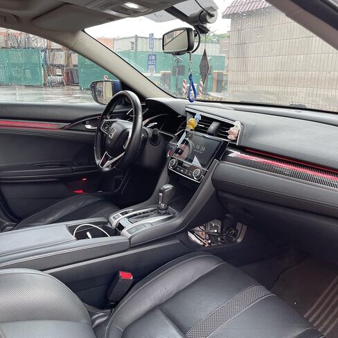 مجموعة الإضاءة المحيطة المخصصة للجيل العاشر من Honda Civic - مصابيح السيارة الداخلية LED بـ 256 لونًا مع حواف من ألياف الكربون، والتحكم في التطبيق، وتركيب التوصيل والتشغيل للأبواب/لوحة القيادة/موضع القدم (2016-2021) in Saudi Arabia