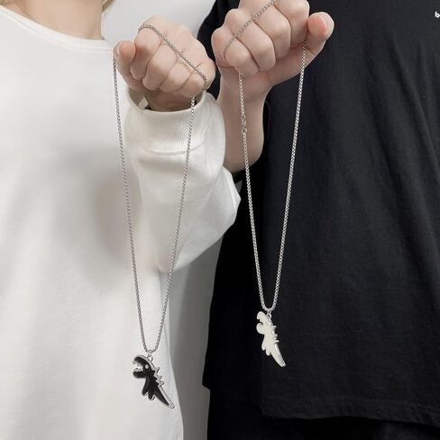 ZMANYIJEW Hugging Fox and Wolf Pendant Necklace Matching Friendship Necklace Inspired Couple Necklace BFF Long-Range Matching Friendship Necklace in Saudi Arabia