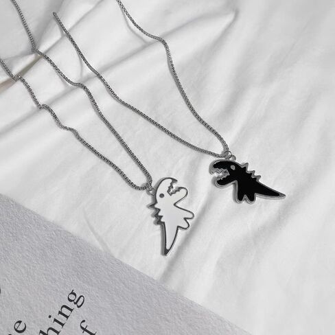ZMANYIJEW Hugging Fox and Wolf Pendant Necklace Matching Friendship Necklace Inspired Couple Necklace BFF Long-Range Matching Friendship Necklace in Saudi Arabia
