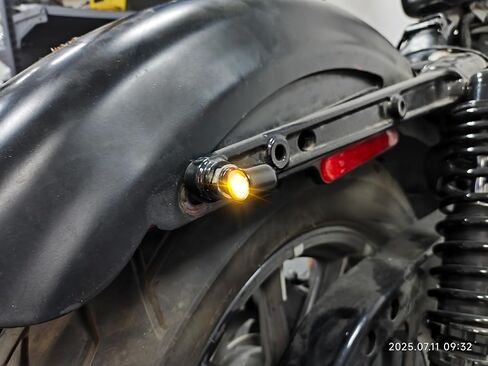 مؤشر إشارات الانعطاف الخلفي LED للدراجات النارية وميض صغير مناسب عالميًا لدراجة Harley Touring Sportster Softail CVO Dyna Road King Glide Fat Boy M8 Thread (قشرة سوداء + عدسات دخان) in Kuwait