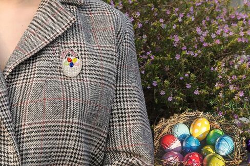 سلة كريستال ملونة دبوس بروش بيضة عيد الفصح مع أحجار الراين القوس الوردي in Kuwait