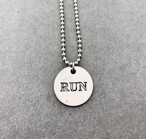RUN قلادة بيوتر مستديرة / سوار / سلسلة مفاتيح / علامة حقيبة - قلادة بيوتر دائرية RUN على سلسلة كروية من الفولاذ المقاوم للصدأ مقاس 24 بوصة - ميدالية سباق يمكن ارتداؤها in Saudi Arabia