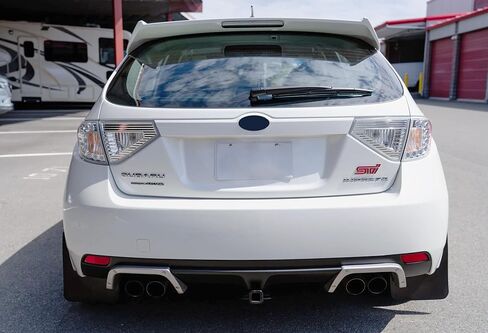 مجموعة iJDMTOY مكونة من 4 واقيات درع من الطين الأمامي والخلفي باللون الأسود متوافقة مع Subaru WRX Impreza Forester Outback Crosstrek XV Rally Sports، كما أنها مناسبة عالميًا للسيارات الأخرى in Kuwait
