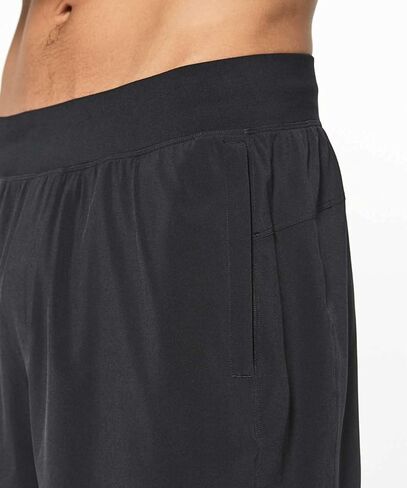 Lululemon رجالي T.H.E قصير بدون بطانة in Saudi Arabia