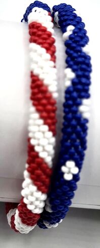 أساور مطرزة بالزجاج مصنوعة يدويًا، تصميم العلم الأمريكي، لون وطني أحمر وأبيض وأزرق، سوار/أساور كروشيه نيبالية رول أون بوهو، خرزة بذور كروشيه 7 بوصة، مجموعة من 2، للبالغين من الجنسين in Kuwait