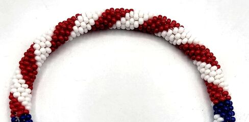 أساور مطرزة بالزجاج مصنوعة يدويًا، تصميم العلم الأمريكي، لون وطني أحمر وأبيض وأزرق، سوار/أساور كروشيه نيبالية رول أون بوهو، خرزة بذور كروشيه 7 بوصة، مجموعة من 2، للبالغين من الجنسين in Kuwait