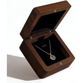 صندوق قلادة خشبي من خشب الجوز من Genunie - حقيبة تخزين قلادات عتيقة، صندوق هدايا خشبي لقلادة لعيد الميلاد والذكرى السنوية وعيد الحب وعيد الأم in Kuwait