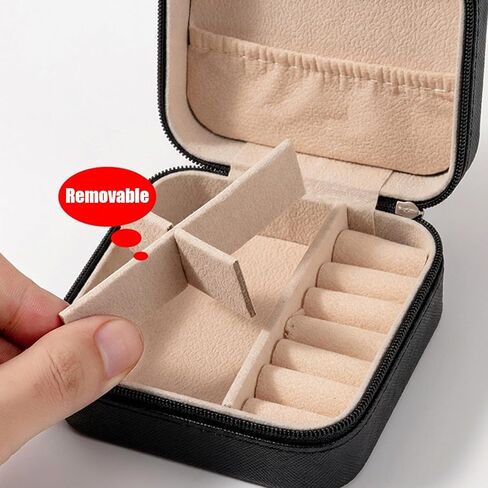 12 عبوة من صندوق مجوهرات البهجة مع ملصقات DIY. منظم مجوهرات صغير محمول للسفر لخواتم وأقراط وقلائد. هدايا مشجعة مثالية للفريق والولائم والمنافسة وحفلات أعياد الميلاد in Kuwait