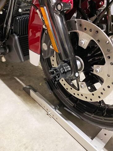 HDBUBALUS Motorcycle Crown Front Axle Nut Cover Caps Compatible for Harley Softail Dyna Sportster Touring Road King Electra Street Glide 2002-2020 (Color:Black) in Saudi Arabia