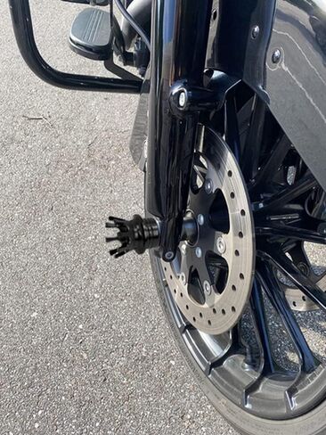 HDBUBALUS Motorcycle Crown Front Axle Nut Cover Caps Compatible for Harley Softail Dyna Sportster Touring Road King Electra Street Glide 2002-2020 (Color:Black) in Saudi Arabia