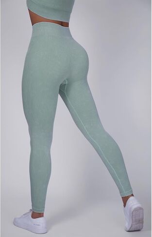 طقم تمرين مكون من 3 قطع للنساء، سروال ضيق لرفع المؤخرة مع حمالة صدر رياضية عالية التأثير، سترة بأكمام طويلة، أخضر مخطط in Kuwait