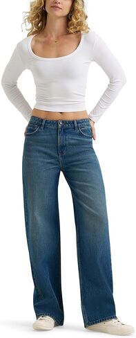 Wrangler Women's Women's Mid Rise Loose Straight Jean in Saudi Arabia