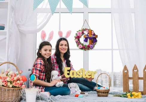 زينة عيد الفصح المسيحي، لقد قام إكليل عيد الفصح الخشبي لديكور الباب الأمامي، علامة معلقة على شكل زهور متقاطعة دينية لشرفة نافذة الحائط، ديكورات المنزل في موسم الربيع in Kuwait