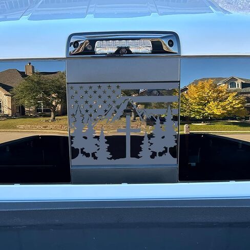 لسيارة Jeep Gladiator JT 2020-2026 ملصقات نافذة على شكل العلم الأمريكي المتقاطع لغابة الجبال الجبلية، ملصق فينيل أسود غير لامع بعلم الولايات المتحدة الأمريكية للنافذة المنزلقة الخلفية المتوسطة، ملحقات خارجية للشاحنة الوطنية in Kuwait