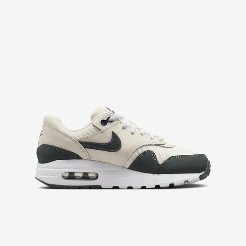 Air Max 1 Big Kids' Shoes (DZ3307-113, Pale Ivory/White/Bicoastal/Vintage Green) Size 5 in Saudi Arabia