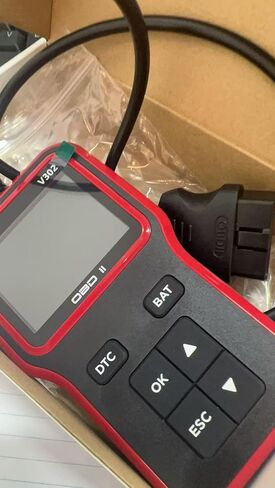 أداة تشخيص الماسح الضوئي obd2 - فحص قارئ رمز المحرك للسيارات والشاحنات، التوصيل والتشغيل، أداة مسح السيارات مع اختبار البطارية، البيانات في الوقت الحقيقي، الماسح الضوئي obd-ii لجميع السيارات 1996 والأحدث in Kuwait