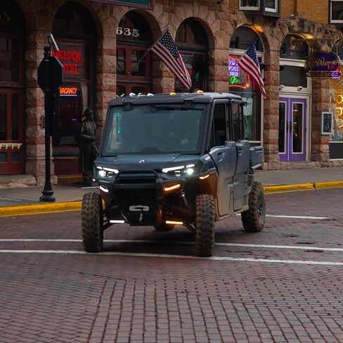 RAVEK Can-Am Defender HD11 Plug & Play Auto-Cancel UTV Turn Signal Kit with White Running Lights 2026+ in Saudi Arabia