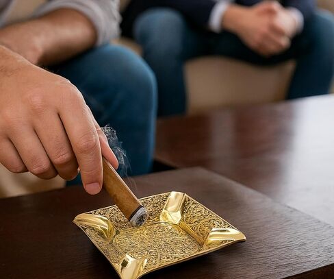 منفضة سجائر سيجار مربعة نحاسية مصنوعة يدويًا منقوشة بالزهور صينية عتيقة للرجال أنيقة للاستخدام الداخلي والخارجي للمنزل والمكتب والفناء وقطعة هدية فريدة in Saudi Arabia