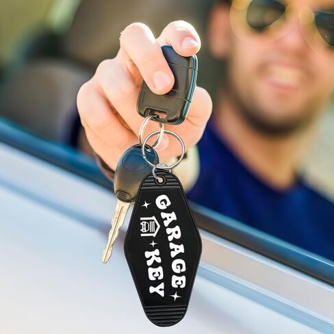 علامة مفتاح المرآب، حلقة مفاتيح على شكل موتيل ريترو، سلسلة مفاتيح للمرآب، بطاقة مفاتيح هدية لعائلة الرجل والمرأة in Saudi Arabia