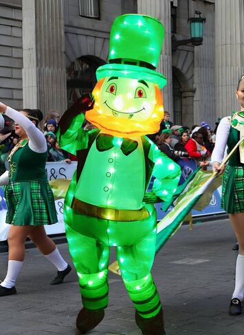 نفخ زي الكبار ST. زي عيد القديس باتريك تفجير البدلة الأيرلندية المتوهجة المضحكة التأثيرية Leprechaun Piggyback Green in Kuwait