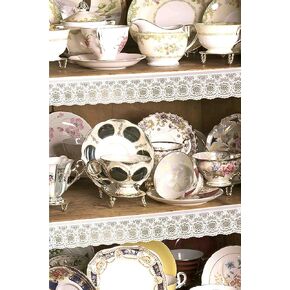 زخرفة من الدانتيل العتيق - أكثر من 16 قدمًا من الدانتيل! in Kuwait