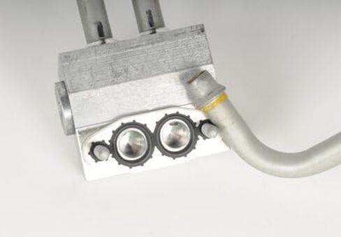 GM Genuine Parts 15114167 Engine Oil Cooler Hose Kit with Adapter, Cap, Gasket, and Bolt in Saudi Arabia