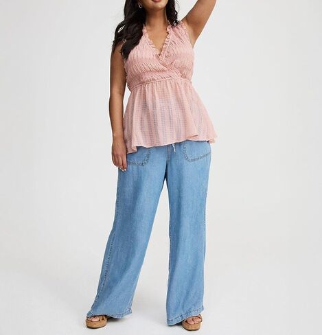 بلوزة Torrid النسائية ذات الحجم الكبير بدون أكمام in Kuwait