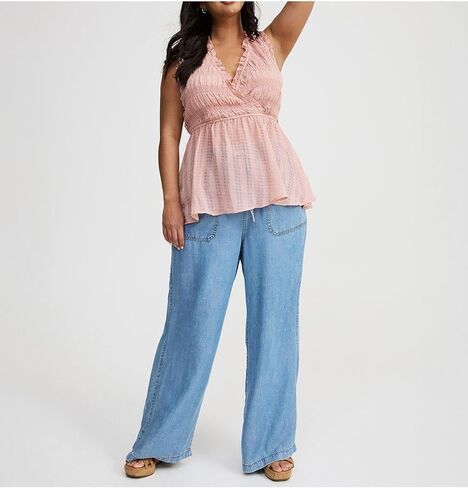بلوزة Torrid النسائية ذات الحجم الكبير بدون أكمام in Kuwait