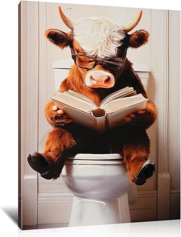 Poemwish Highland Cow Wall Art، كتاب قراءة ديكور بقرة المرتفعات غريب الأطوار، لوحة فنية جدارية قماشية ملتوية بألوان بنية، مشهد حمام حيواني مضحك in Saudi Arabia