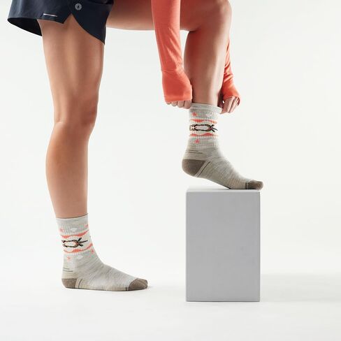 Smartwool Women's Hike Light Cushion Otter Float Crew Socks in Saudi Arabia