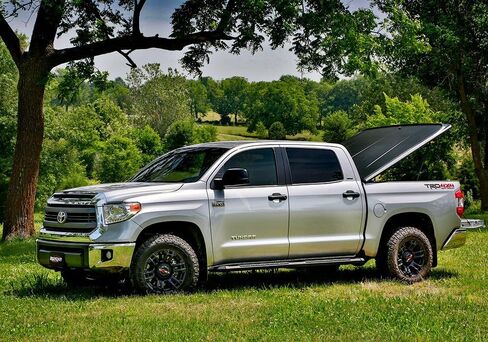 RealTruck UnderCover SE One-Piece Truck Bed Tonneau Cover | UC8016 | Fits 2017 - 2022 Honda Ridgeline 5' Bed (60") in Saudi Arabia